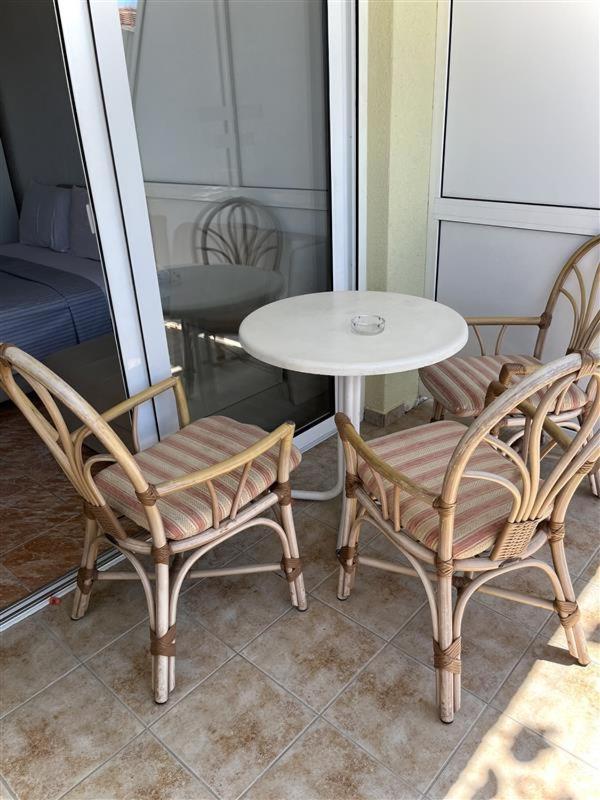 Petrovac Apartmani Neda Bane מראה חיצוני תמונה