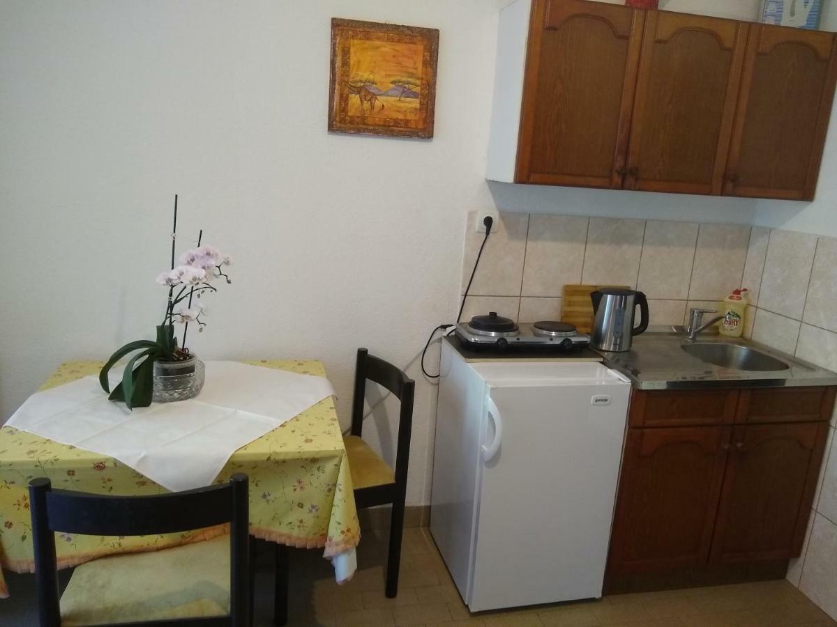 Petrovac Apartmani Neda Bane מראה חיצוני תמונה