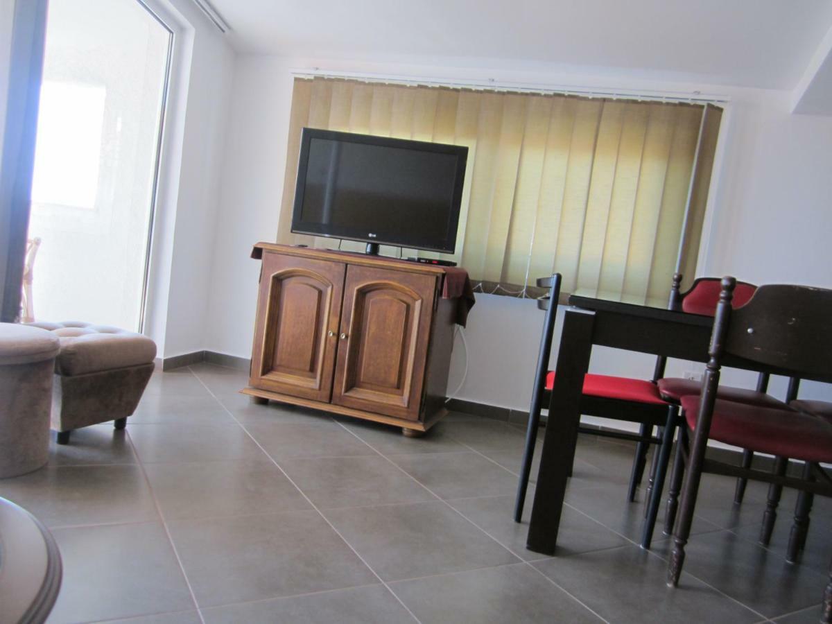 Petrovac Apartmani Neda Bane מראה חיצוני תמונה