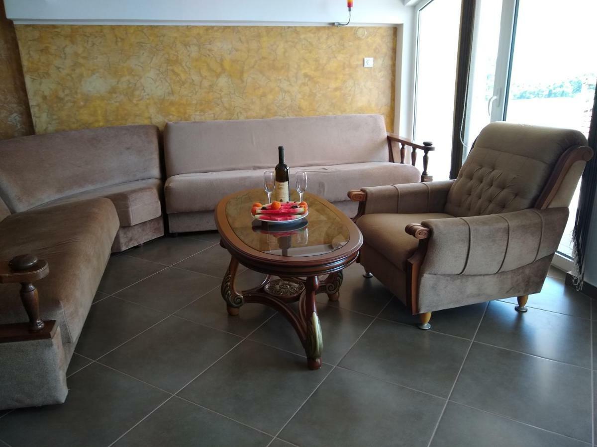 Petrovac Apartmani Neda Bane מראה חיצוני תמונה