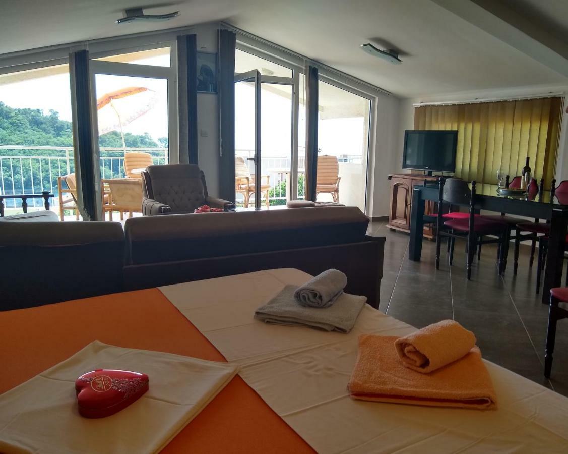 Petrovac Apartmani Neda Bane מראה חיצוני תמונה