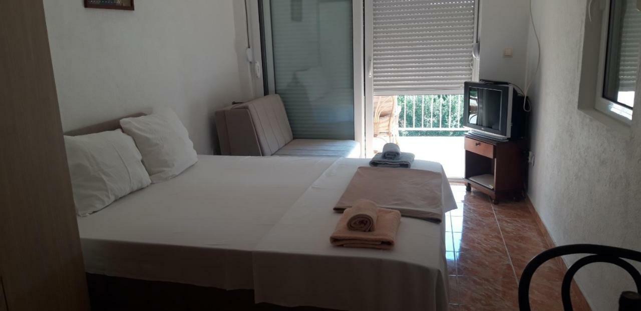 Petrovac Apartmani Neda Bane מראה חיצוני תמונה
